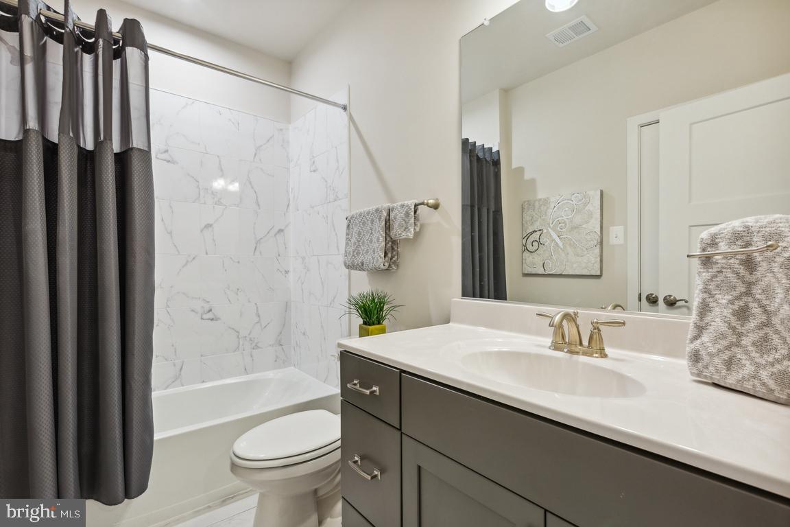 TWO RIVERS - Residential