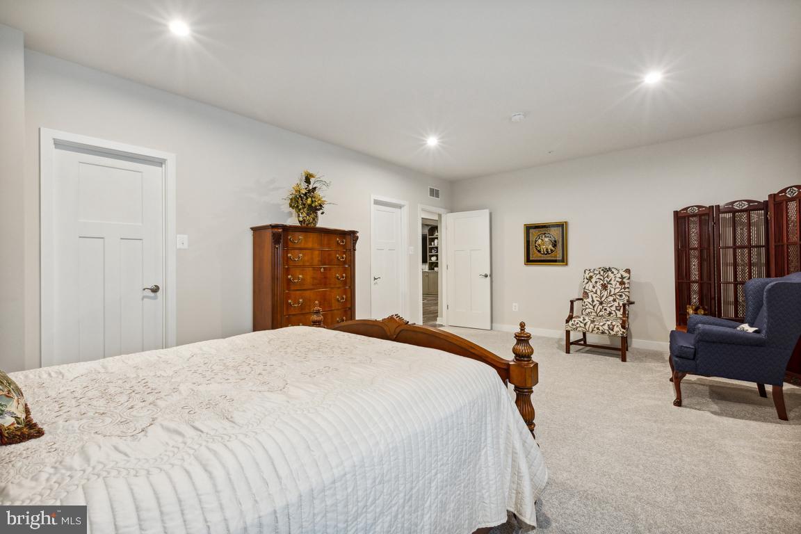 TWO RIVERS - Residential