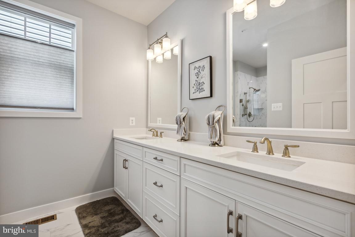 TWO RIVERS - Residential