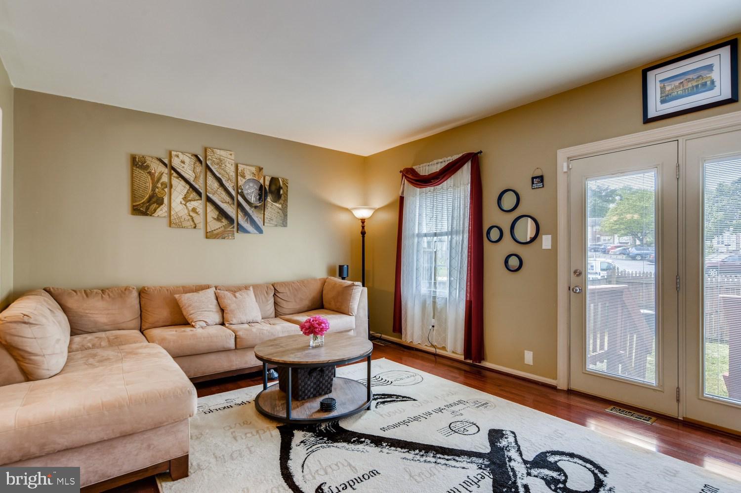 KINGS COURT - Residential