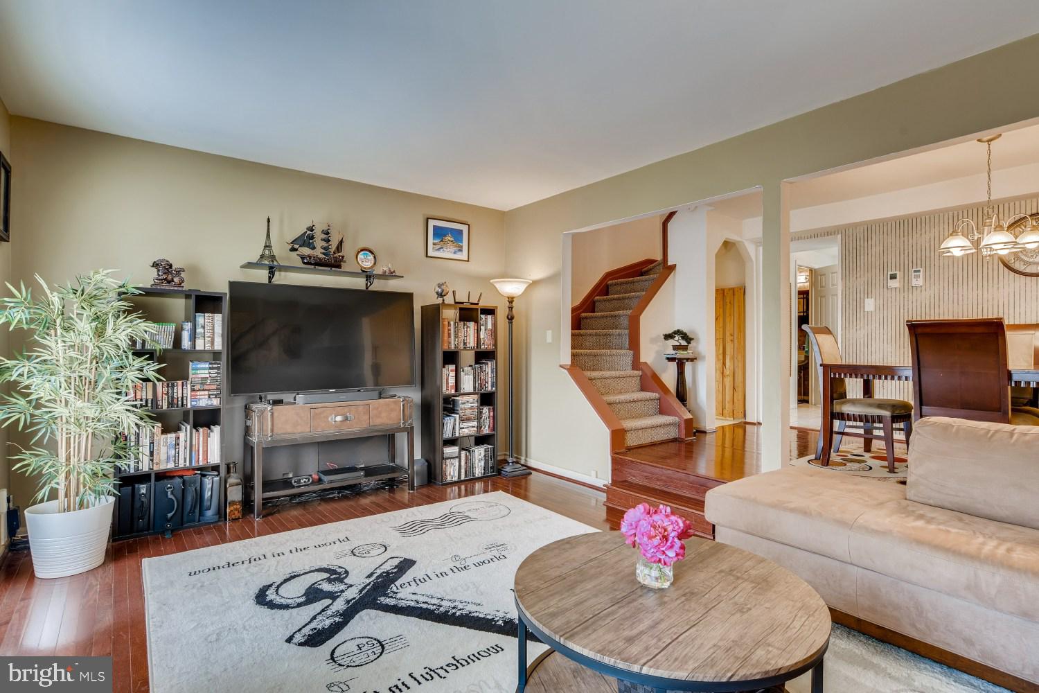 KINGS COURT - Residential