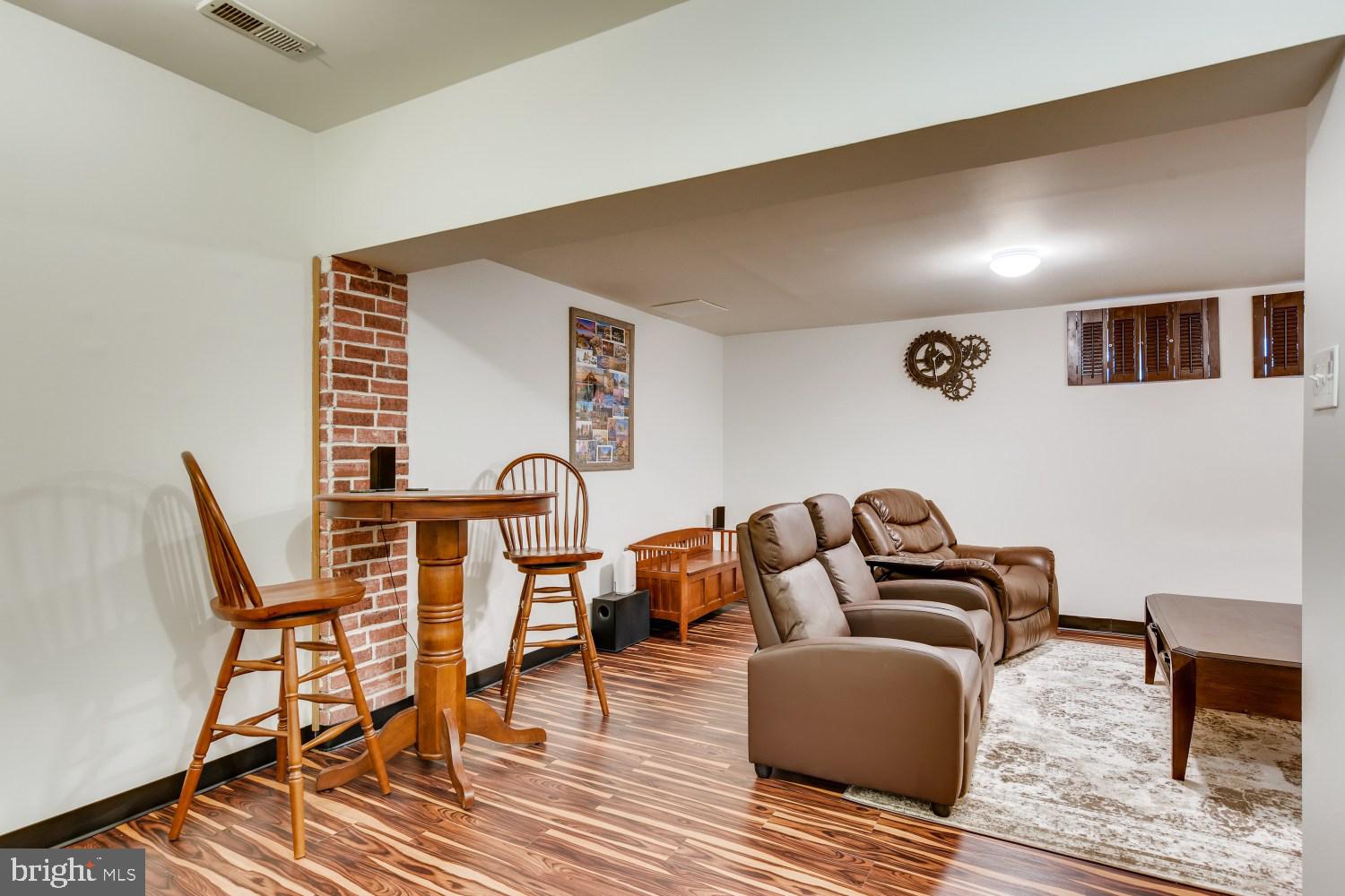 KINGS COURT - Residential