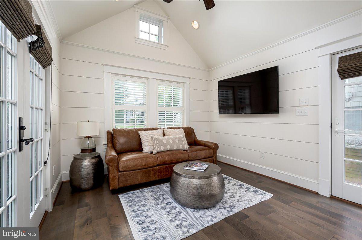 MURRAY HILL - Residential