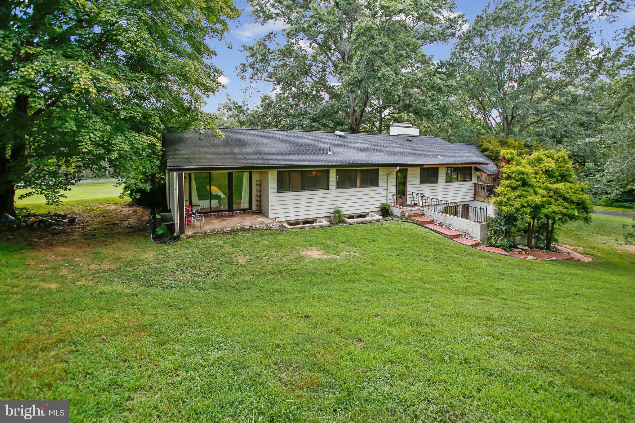 THE ENGLISH HILLS - Residential