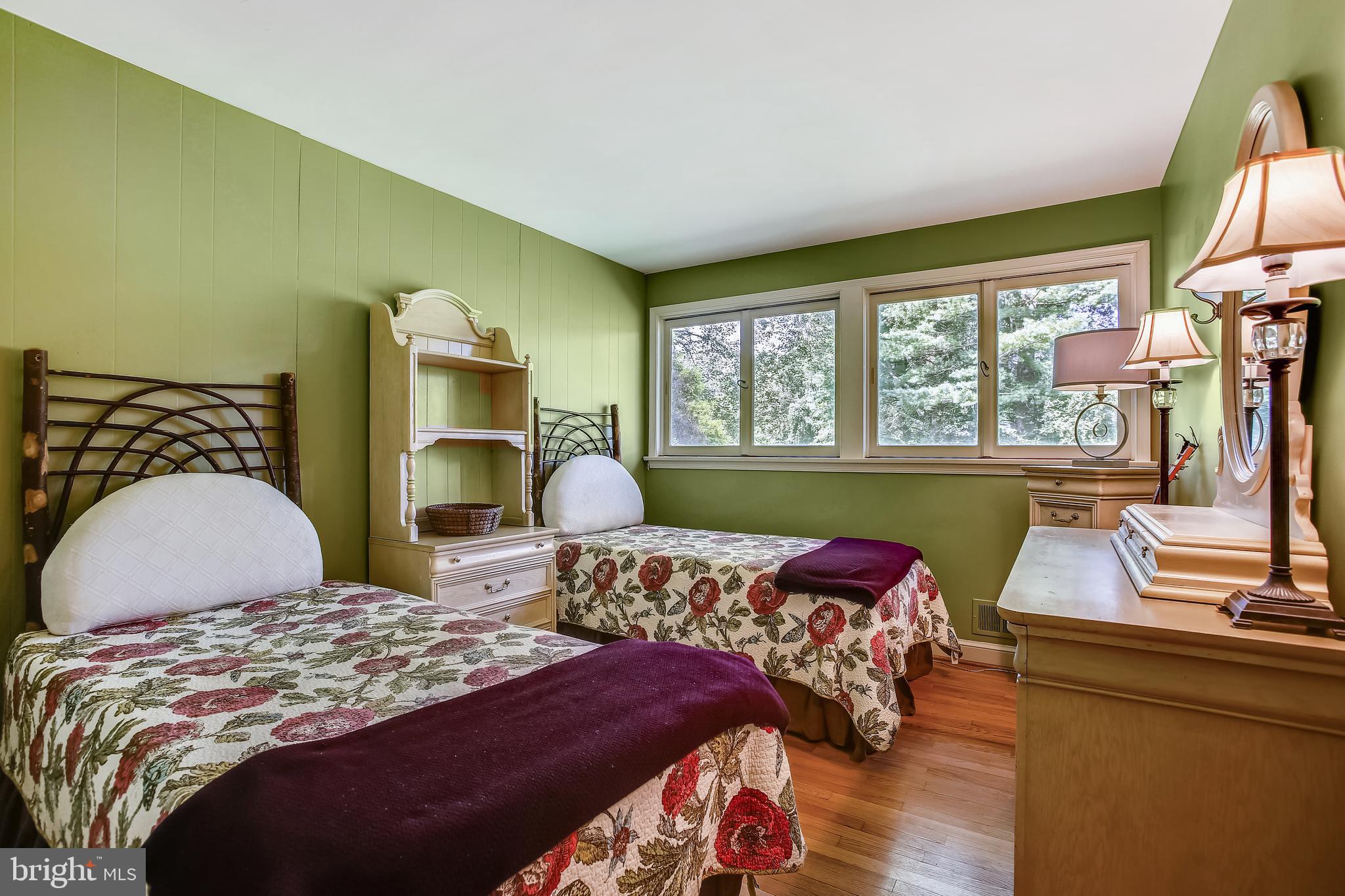 THE ENGLISH HILLS - Residential