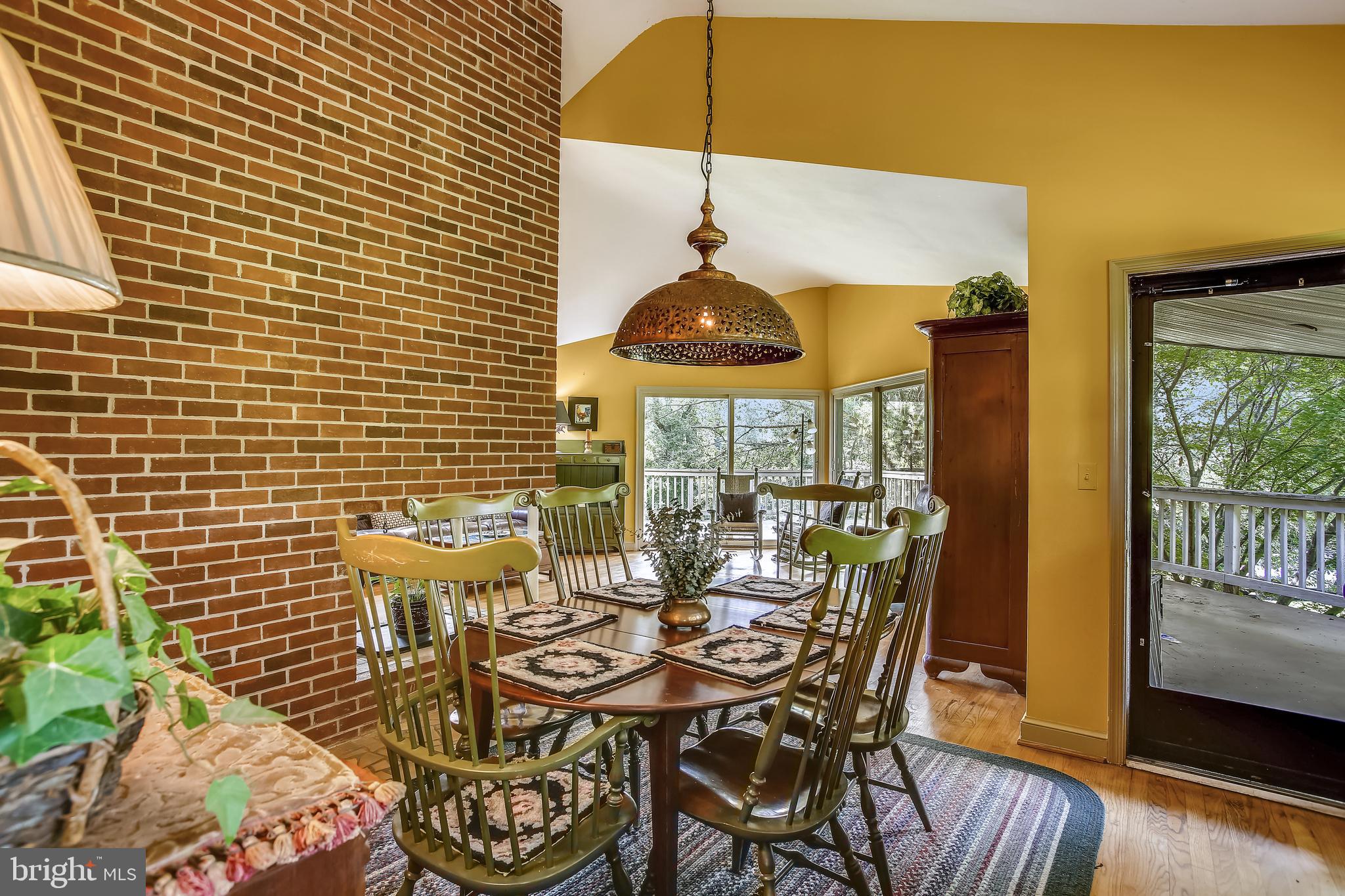 THE ENGLISH HILLS - Residential