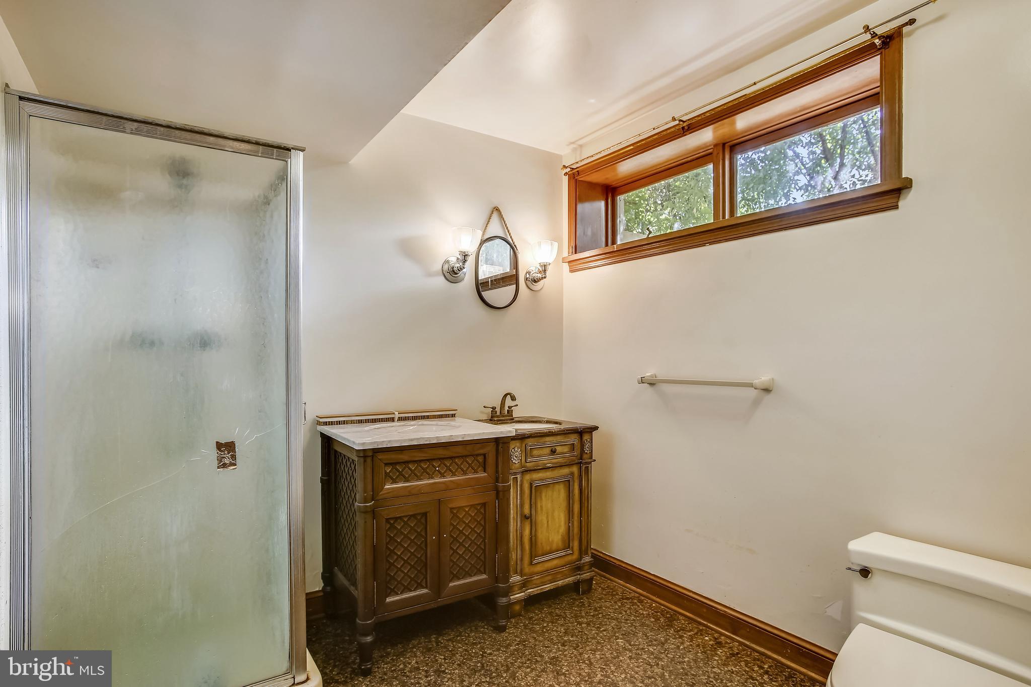 THE ENGLISH HILLS - Residential