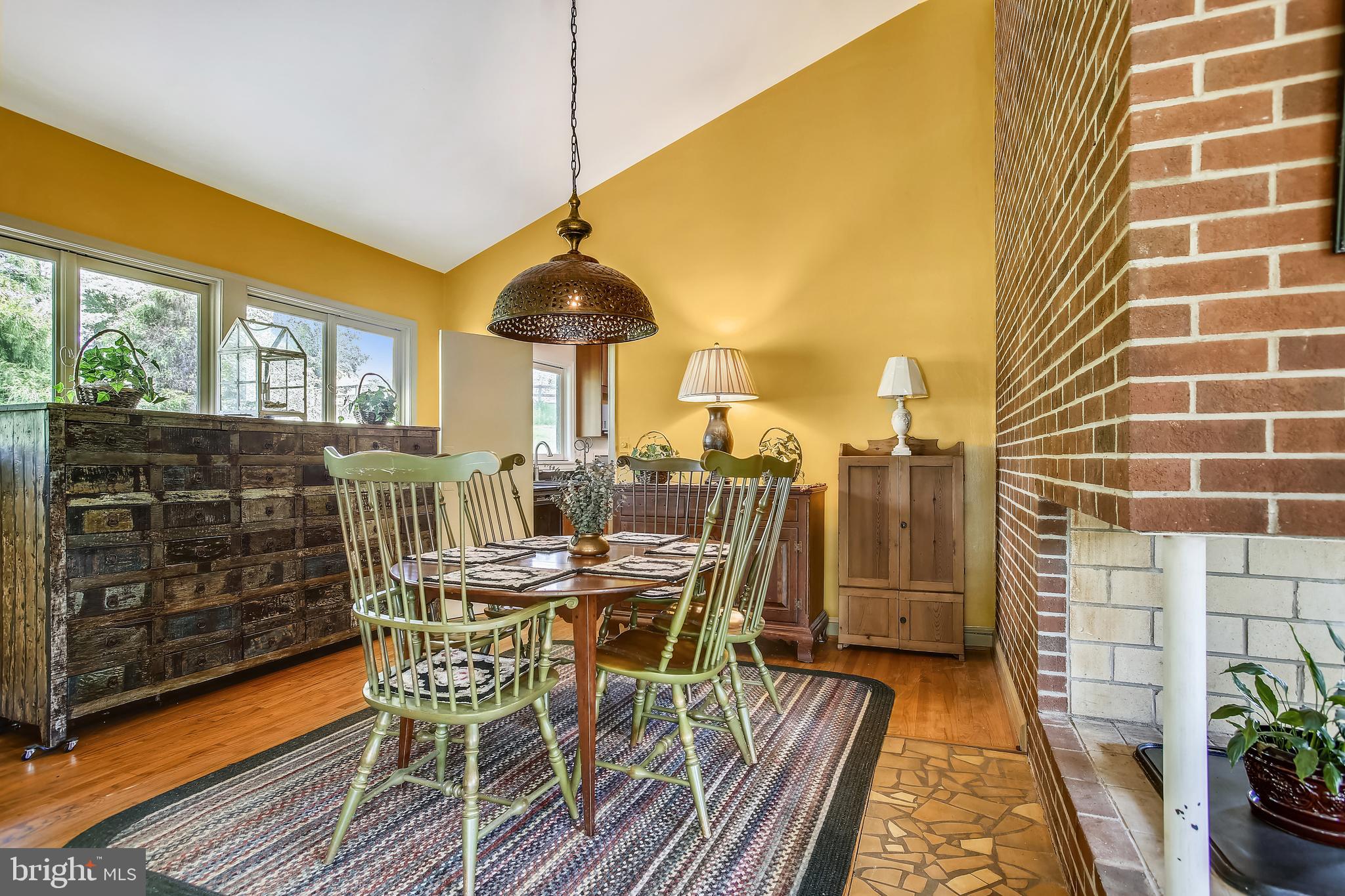 THE ENGLISH HILLS - Residential