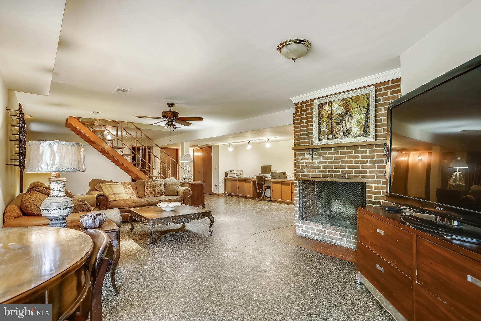 THE ENGLISH HILLS - Residential