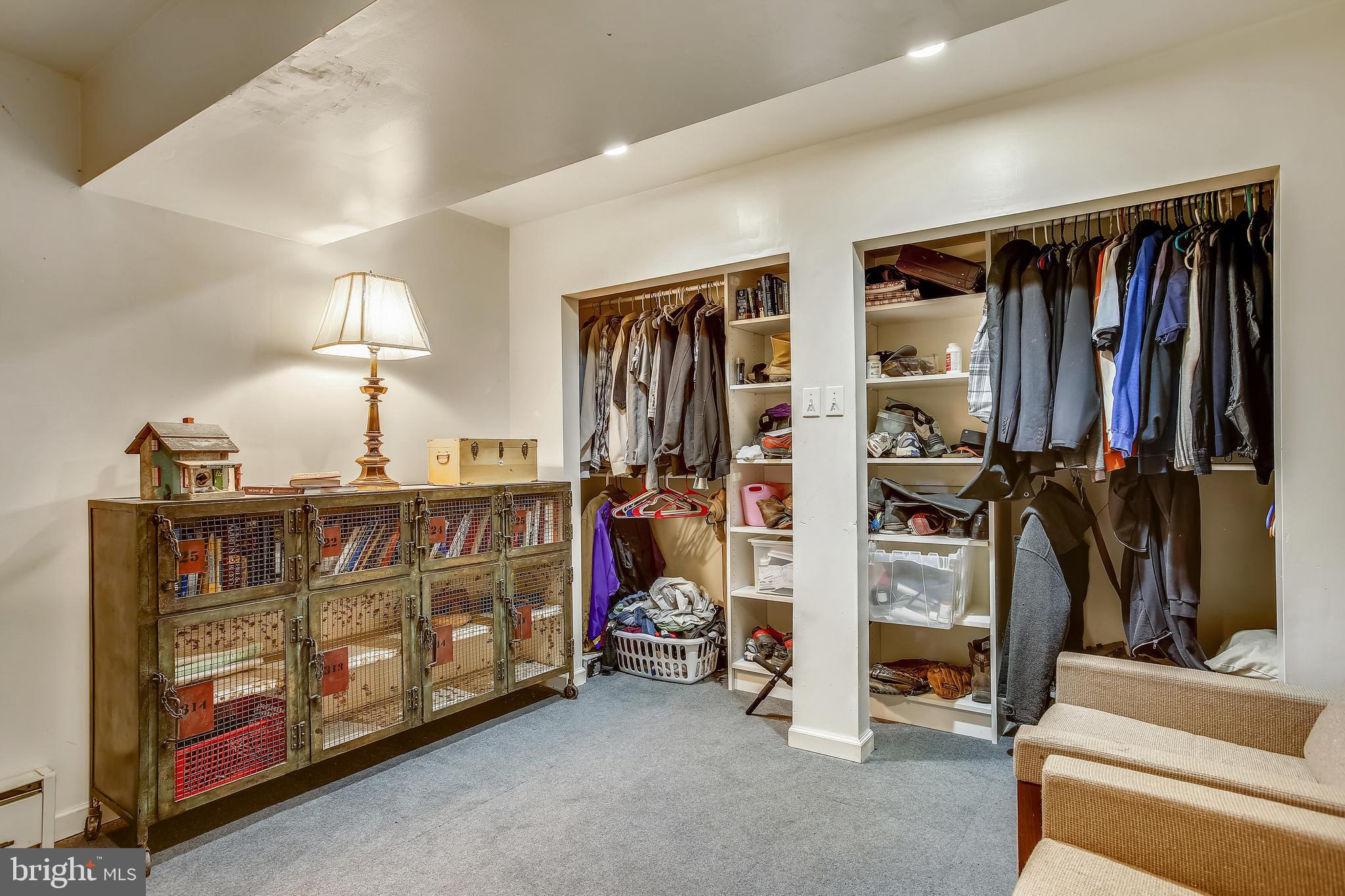 THE ENGLISH HILLS - Residential