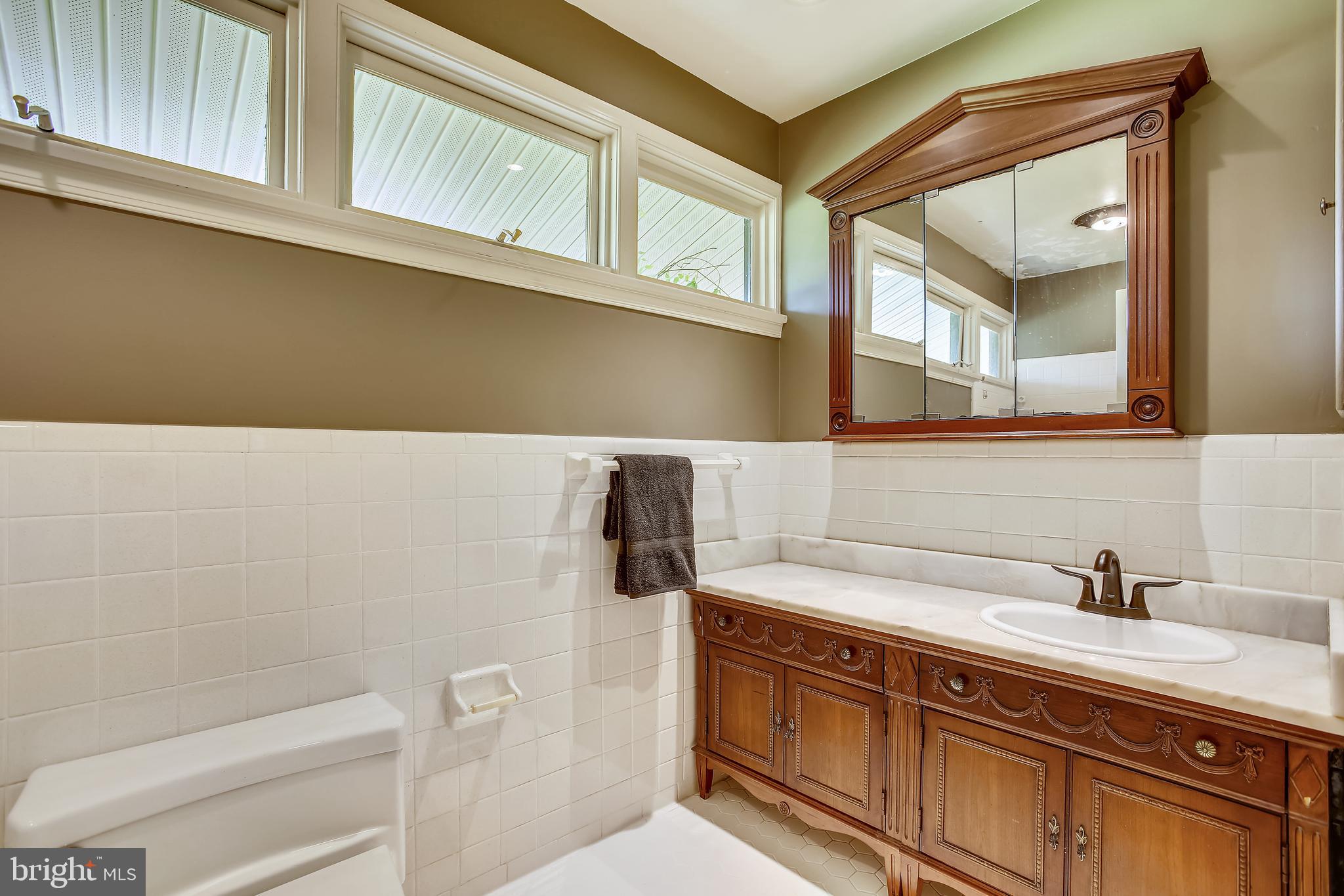 THE ENGLISH HILLS - Residential