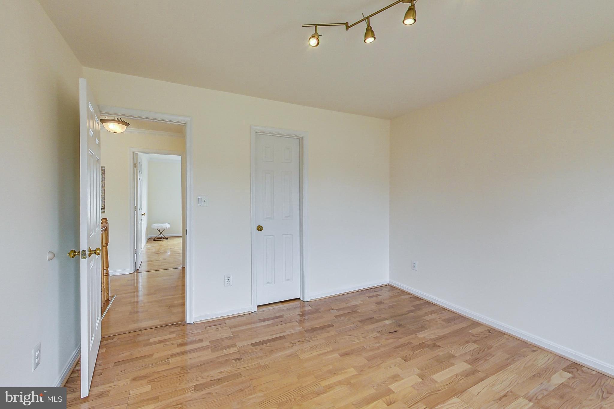 CROSSPOINTE - Residential