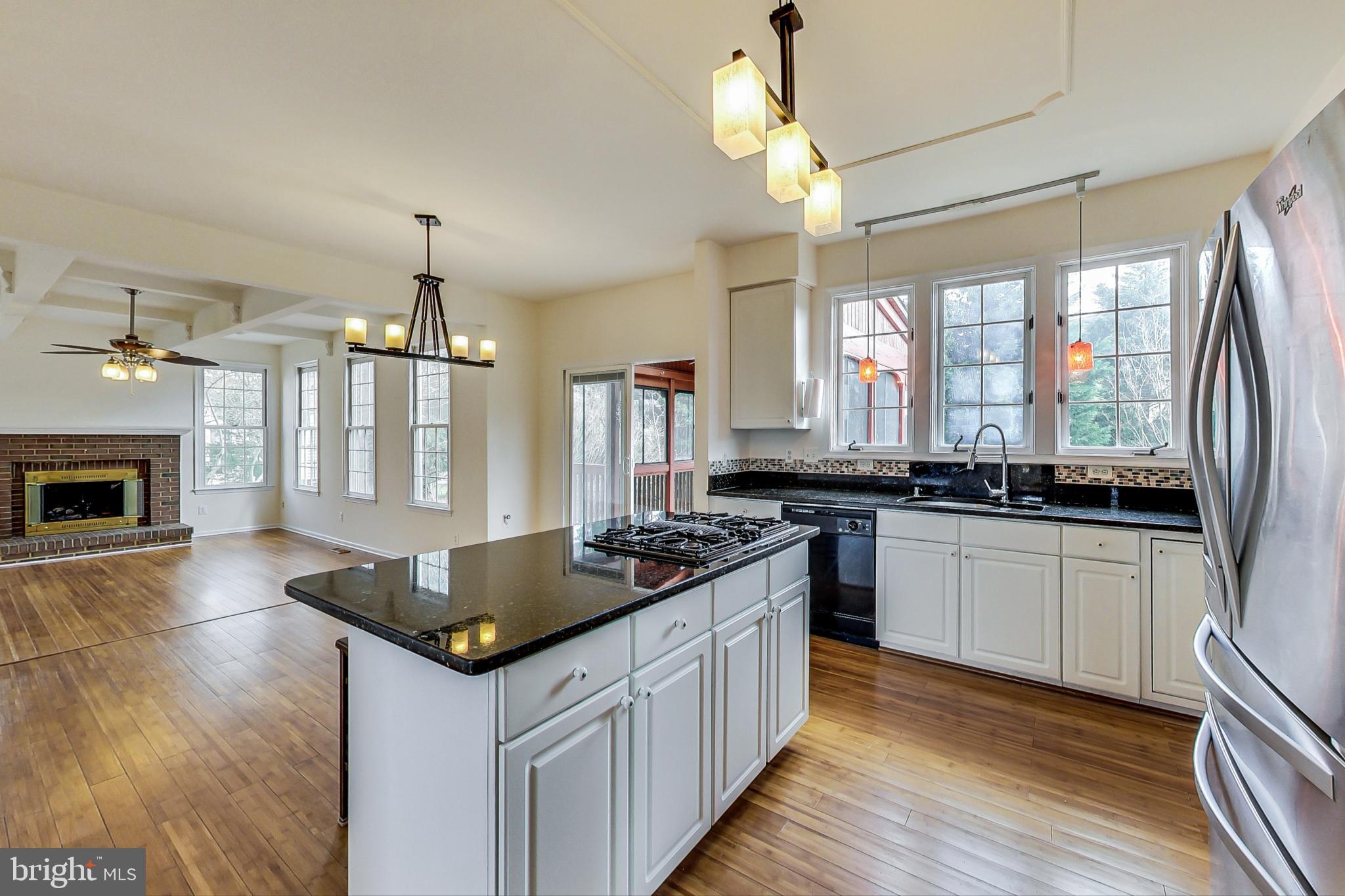 CROSSPOINTE - Residential