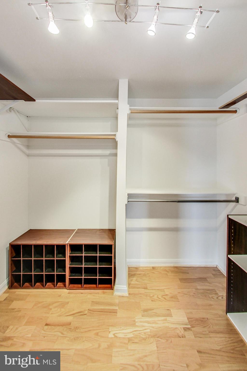 CROSSPOINTE - Residential