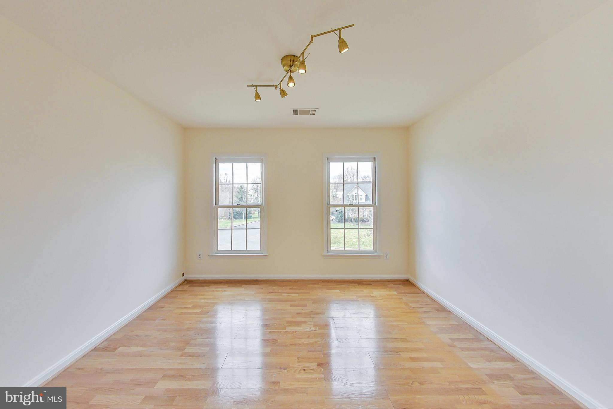 CROSSPOINTE - Residential