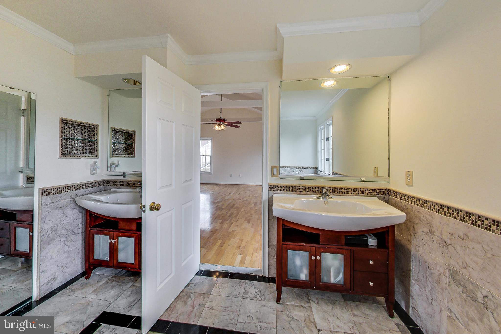 CROSSPOINTE - Residential