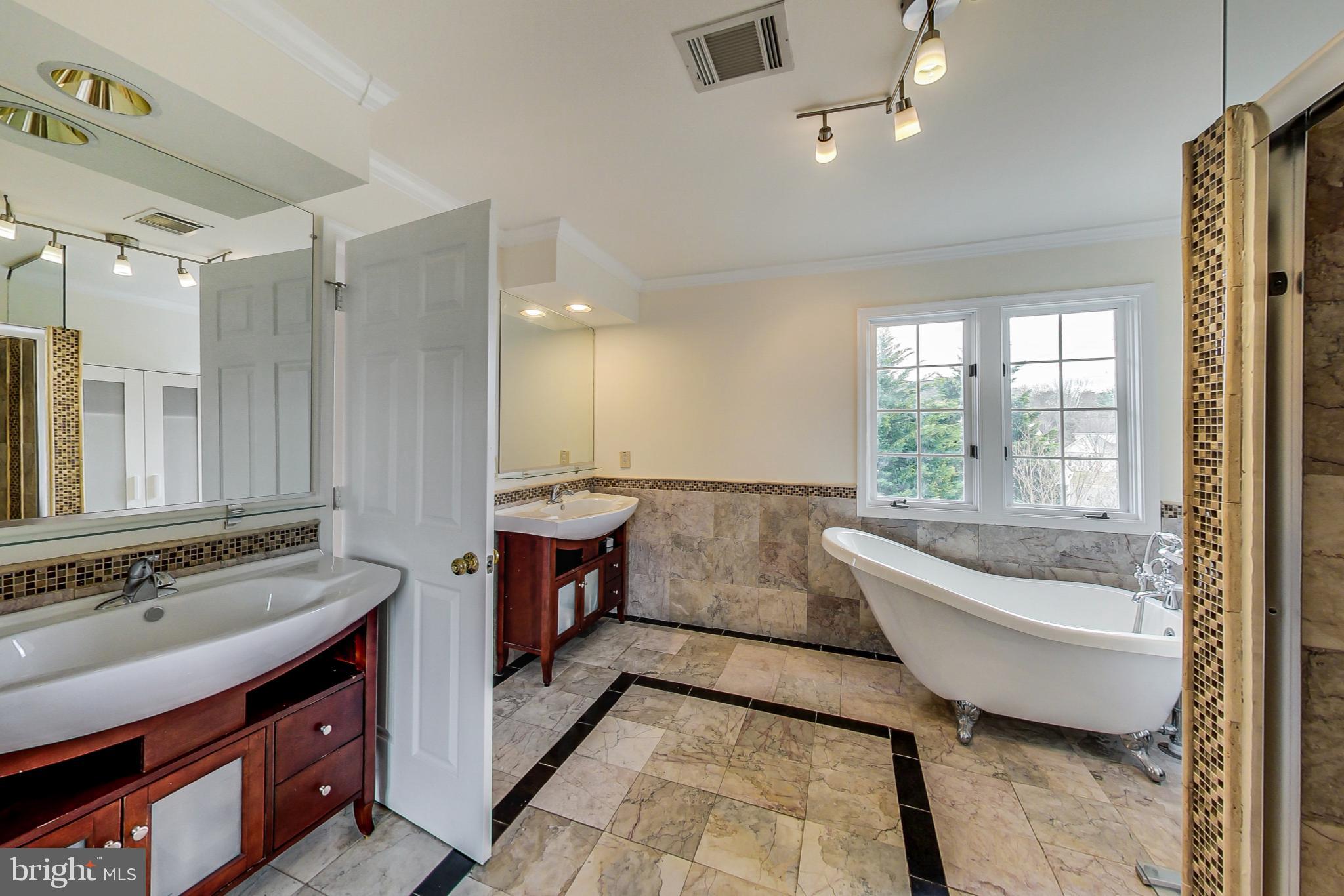 CROSSPOINTE - Residential