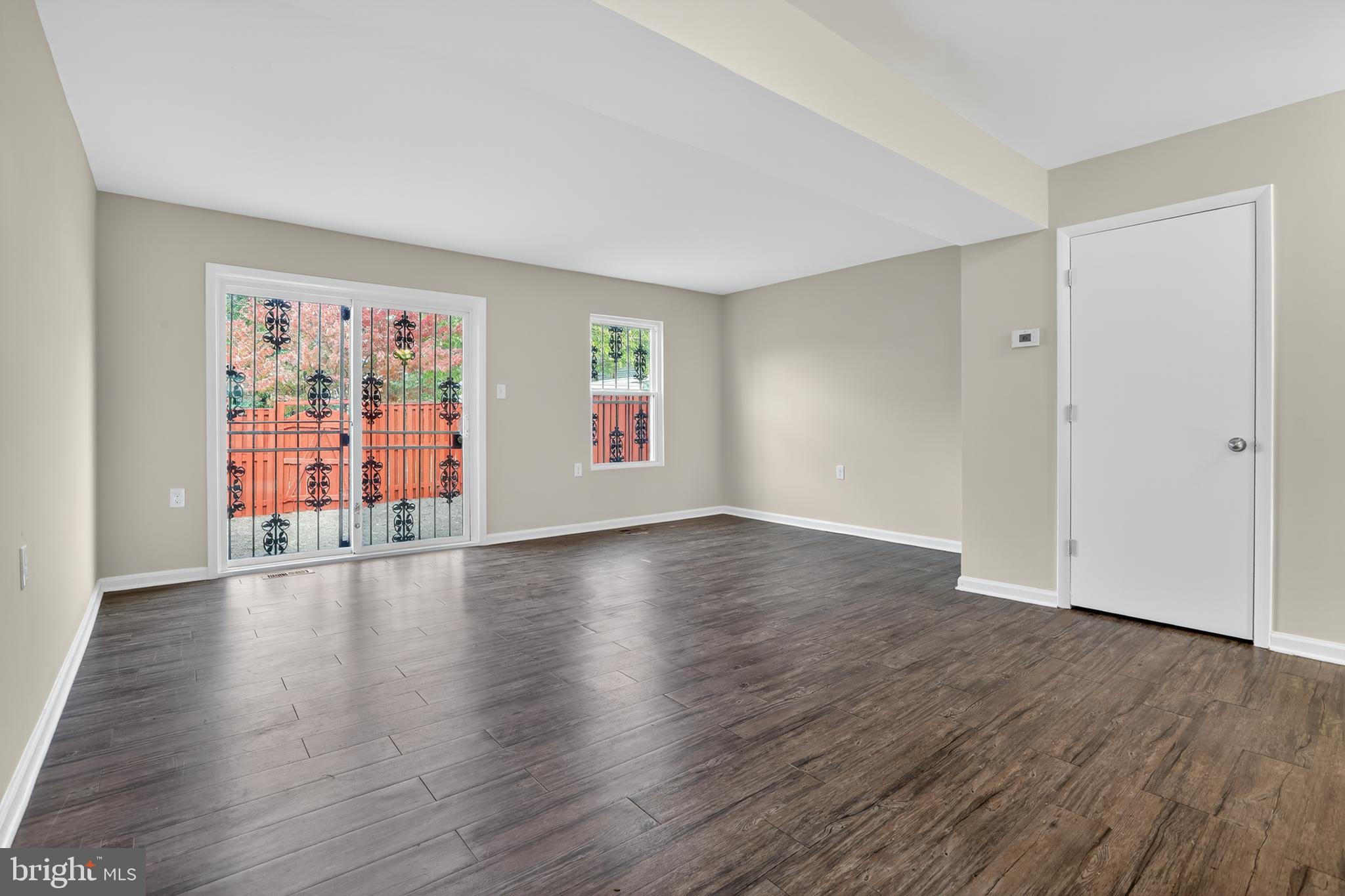 JOHNSTON SQUARE - Residential