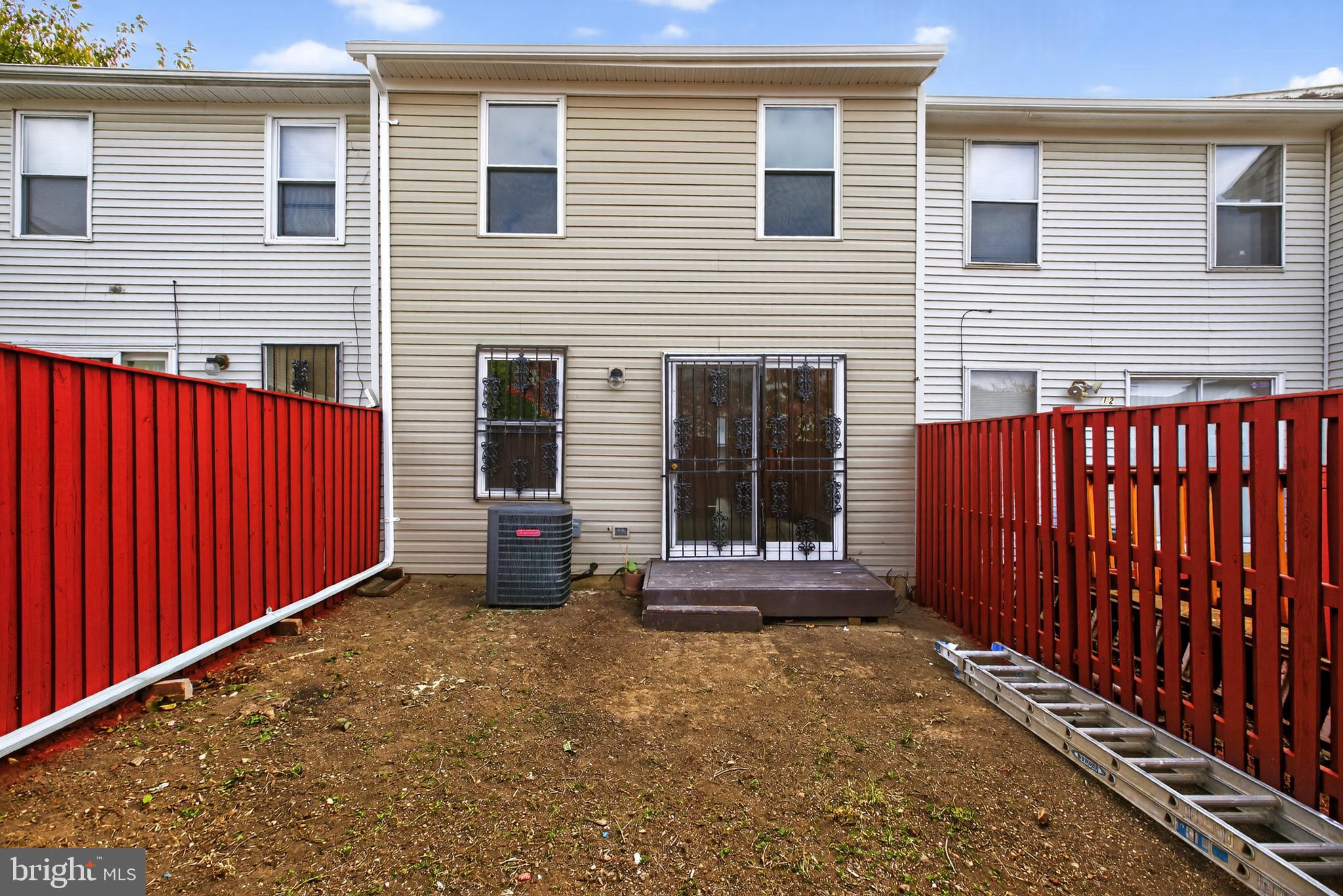 JOHNSTON SQUARE - Residential