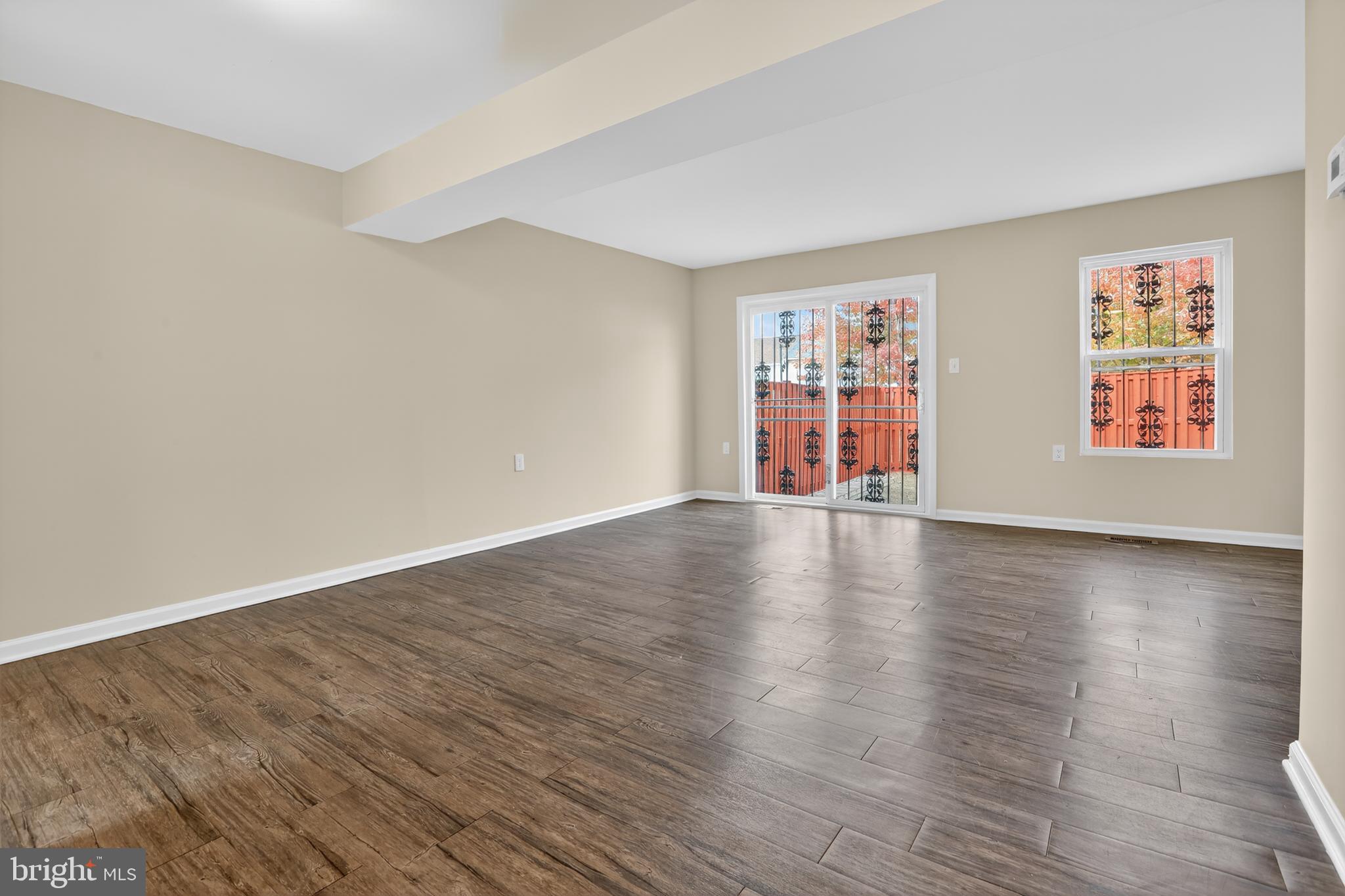 JOHNSTON SQUARE - Residential