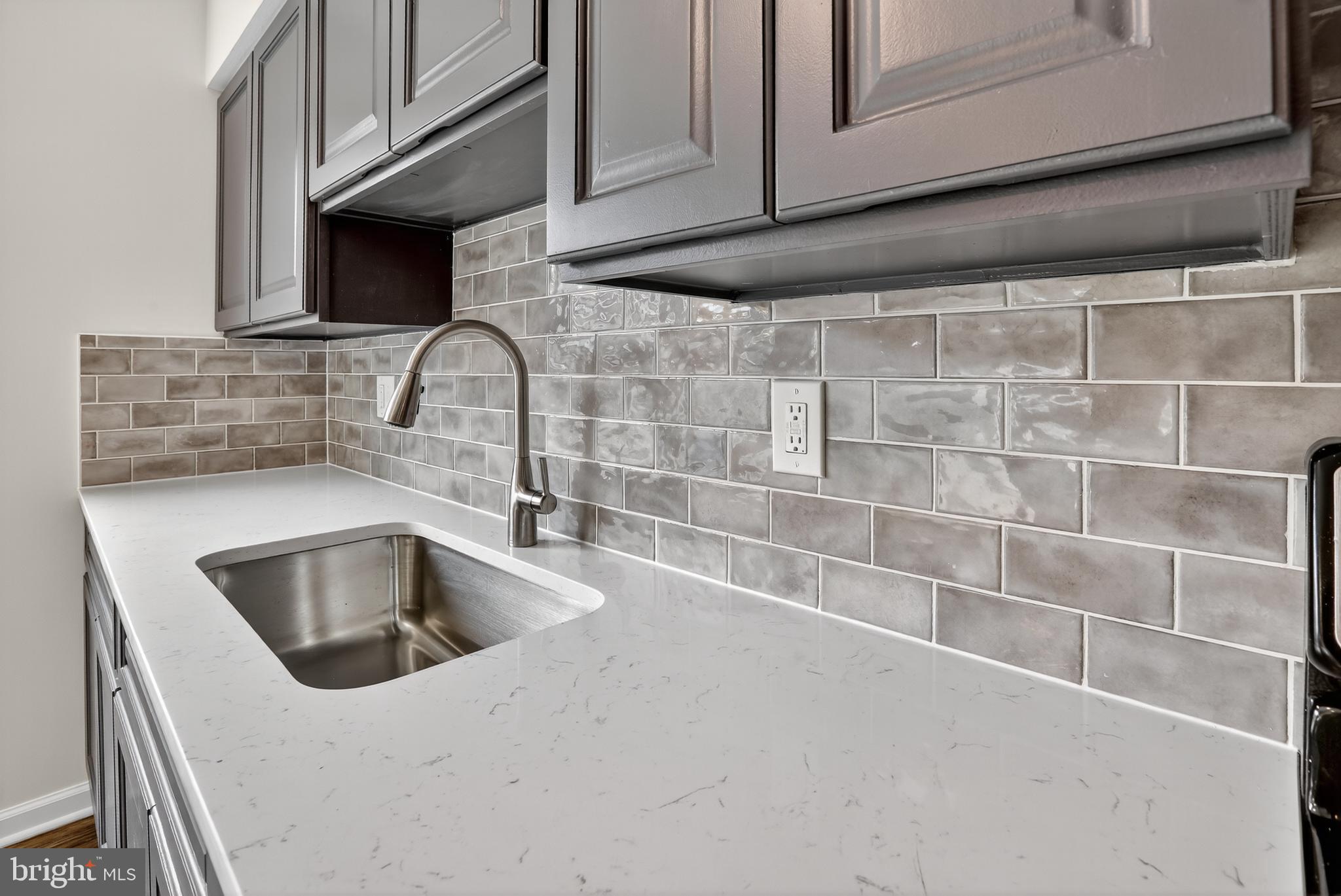 JOHNSTON SQUARE - Residential