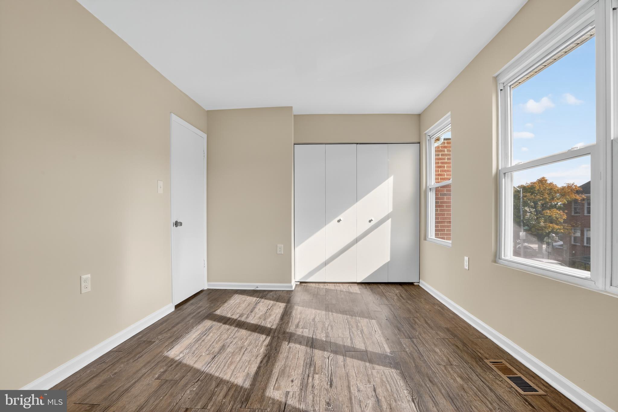 JOHNSTON SQUARE - Residential