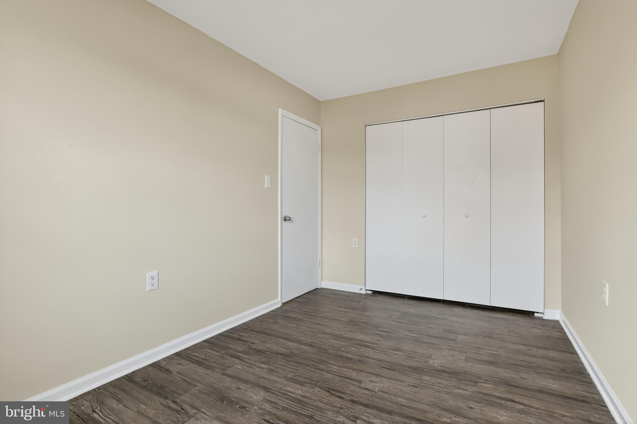 JOHNSTON SQUARE - Residential