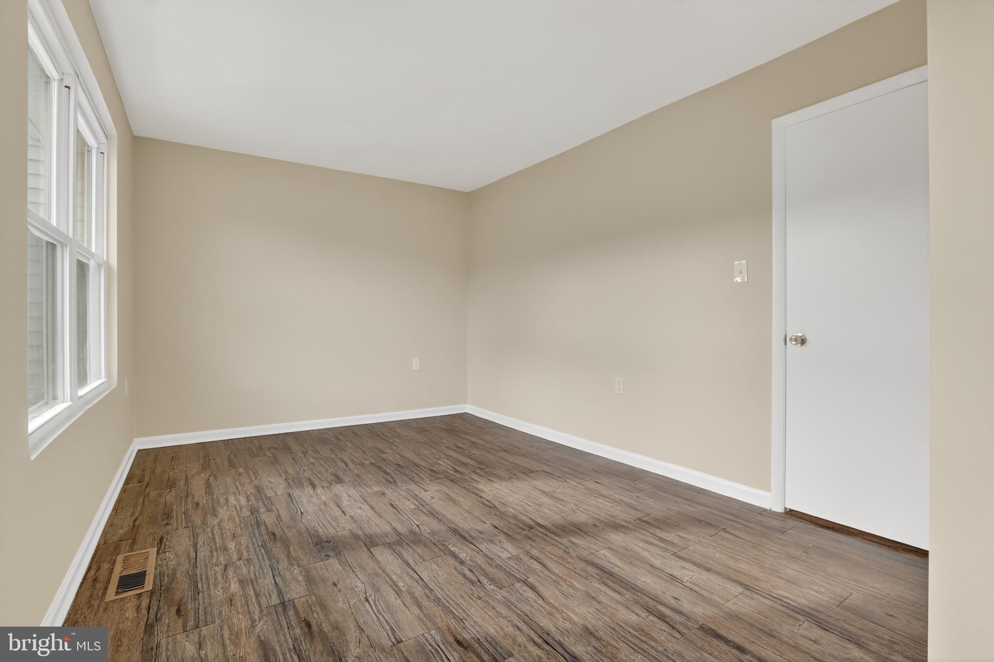 JOHNSTON SQUARE - Residential