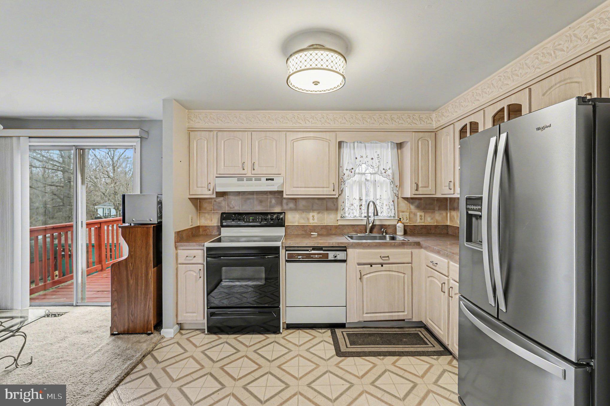 GOLDEN ACRES - Residential