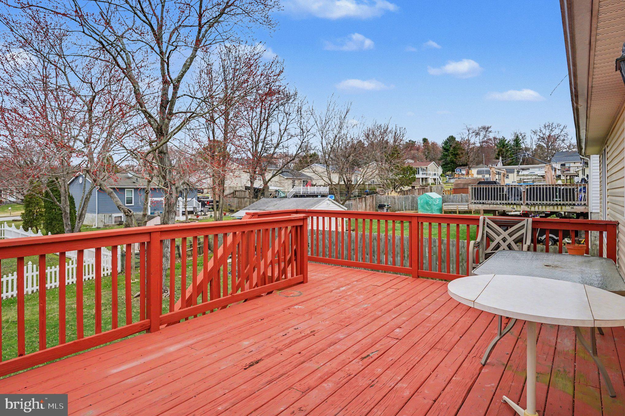 GOLDEN ACRES - Residential