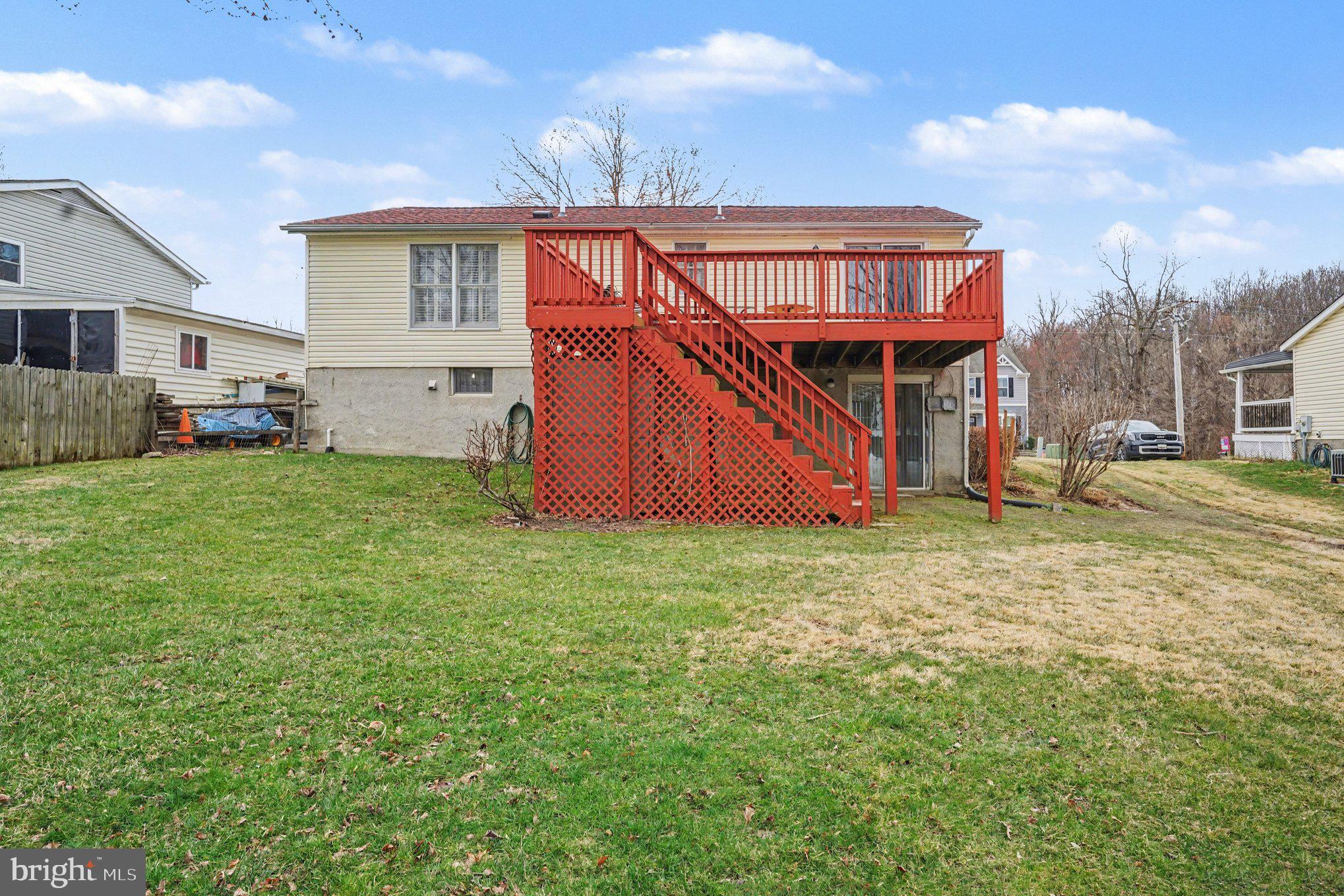 GOLDEN ACRES - Residential