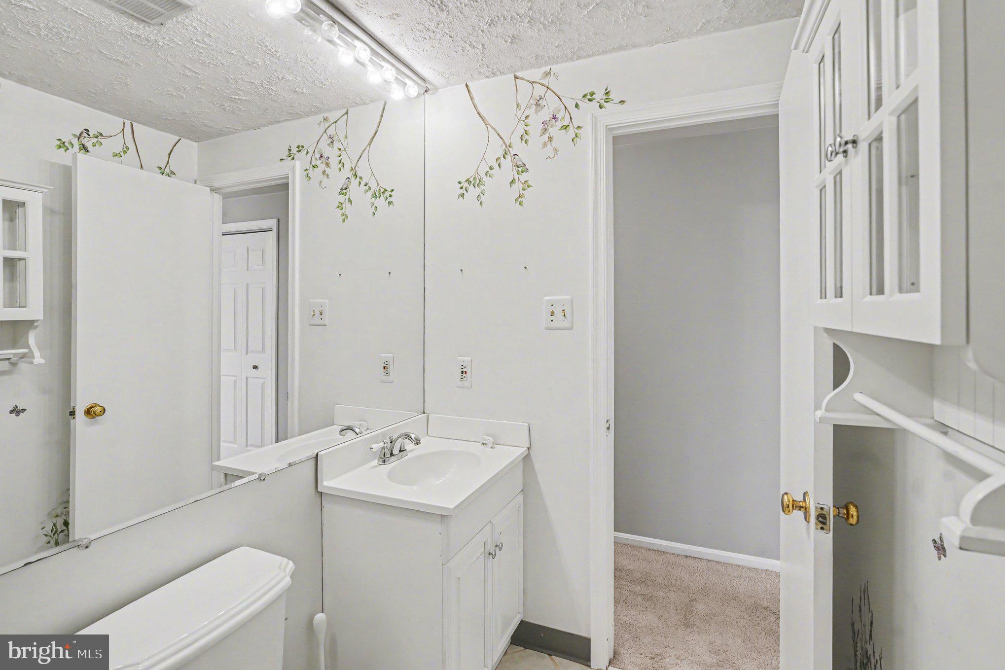 GOLDEN ACRES - Residential