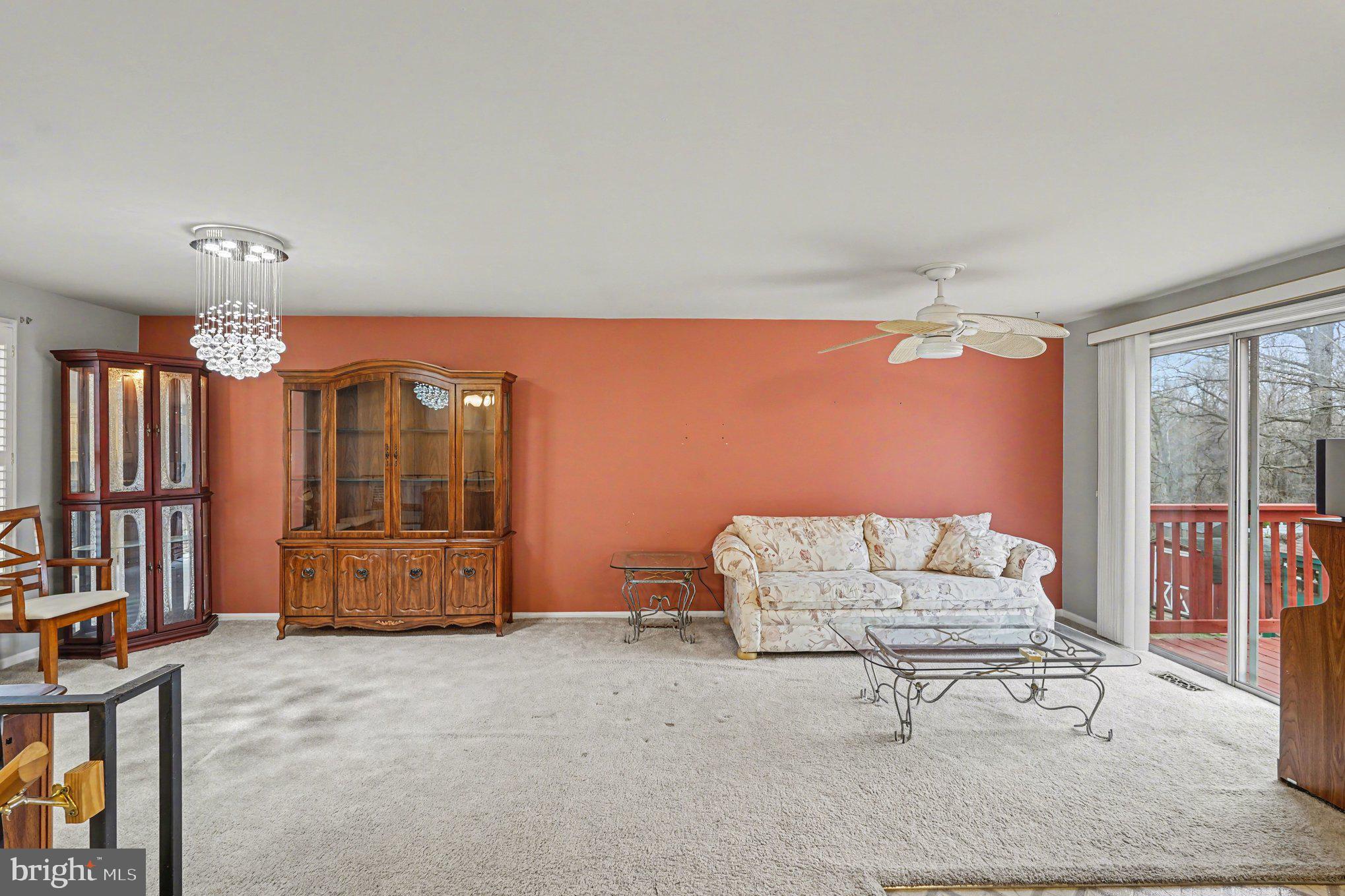 GOLDEN ACRES - Residential