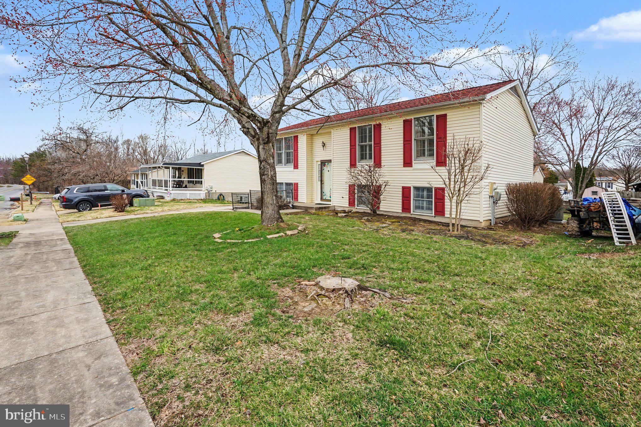 GOLDEN ACRES - Residential