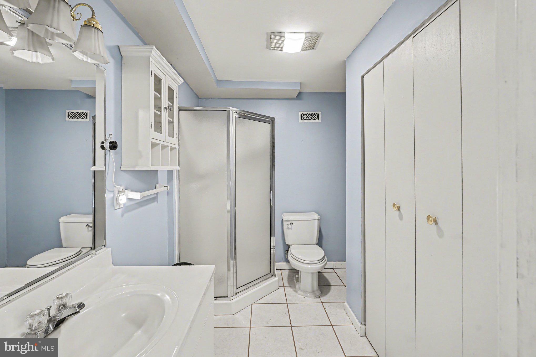 GOLDEN ACRES - Residential