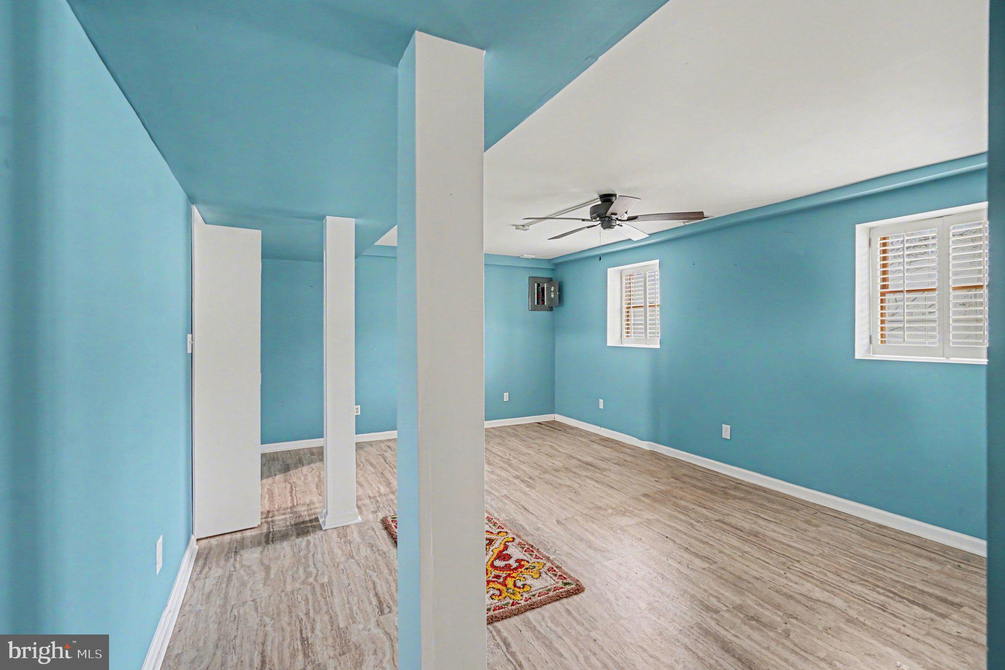 GOLDEN ACRES - Residential