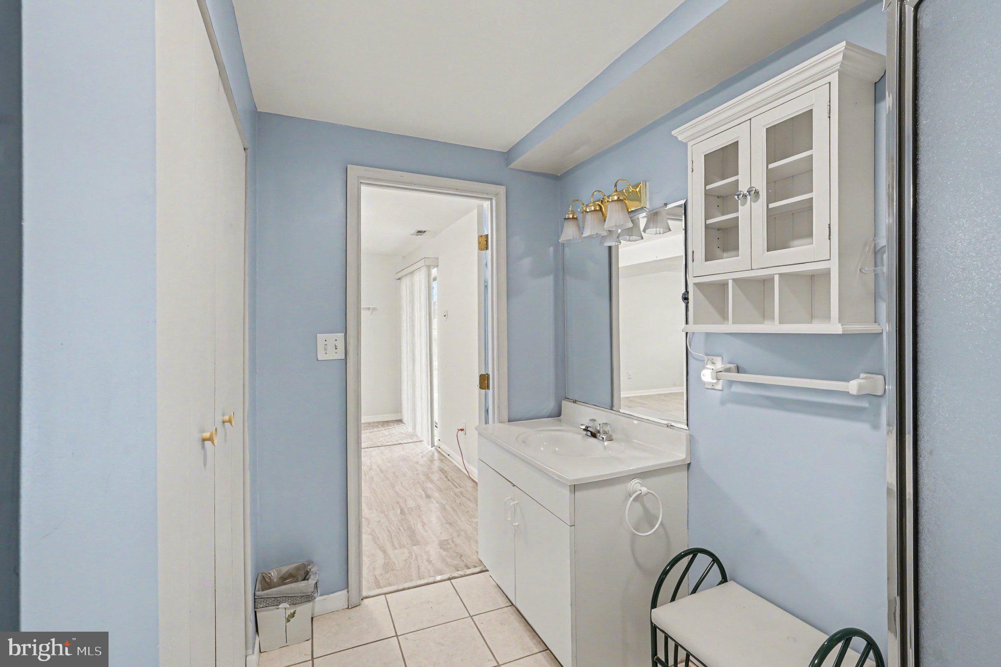 GOLDEN ACRES - Residential