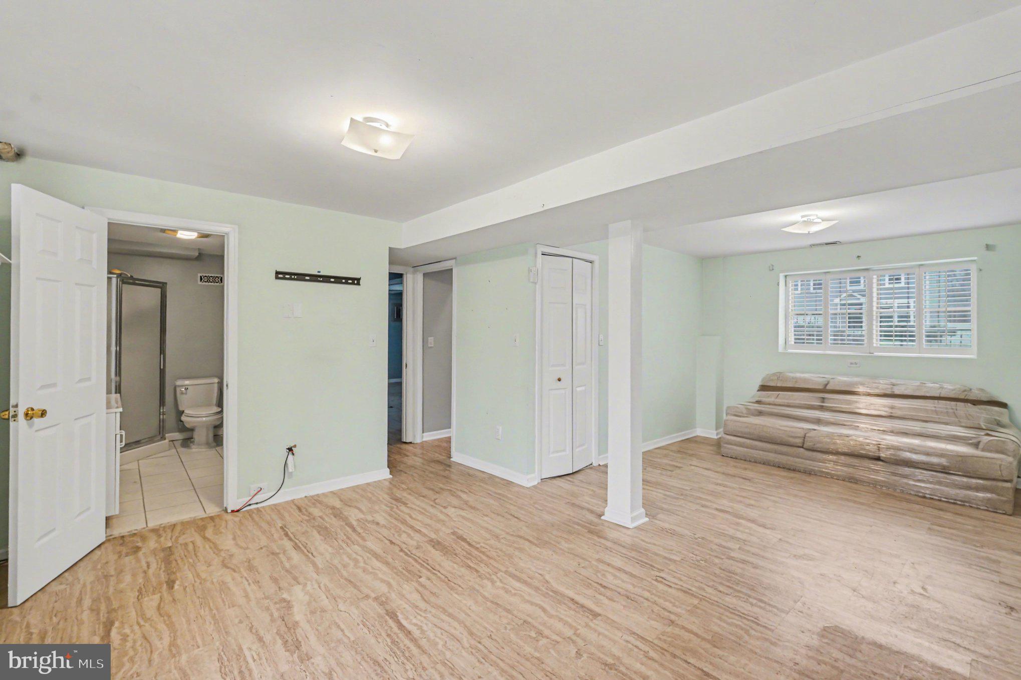 GOLDEN ACRES - Residential