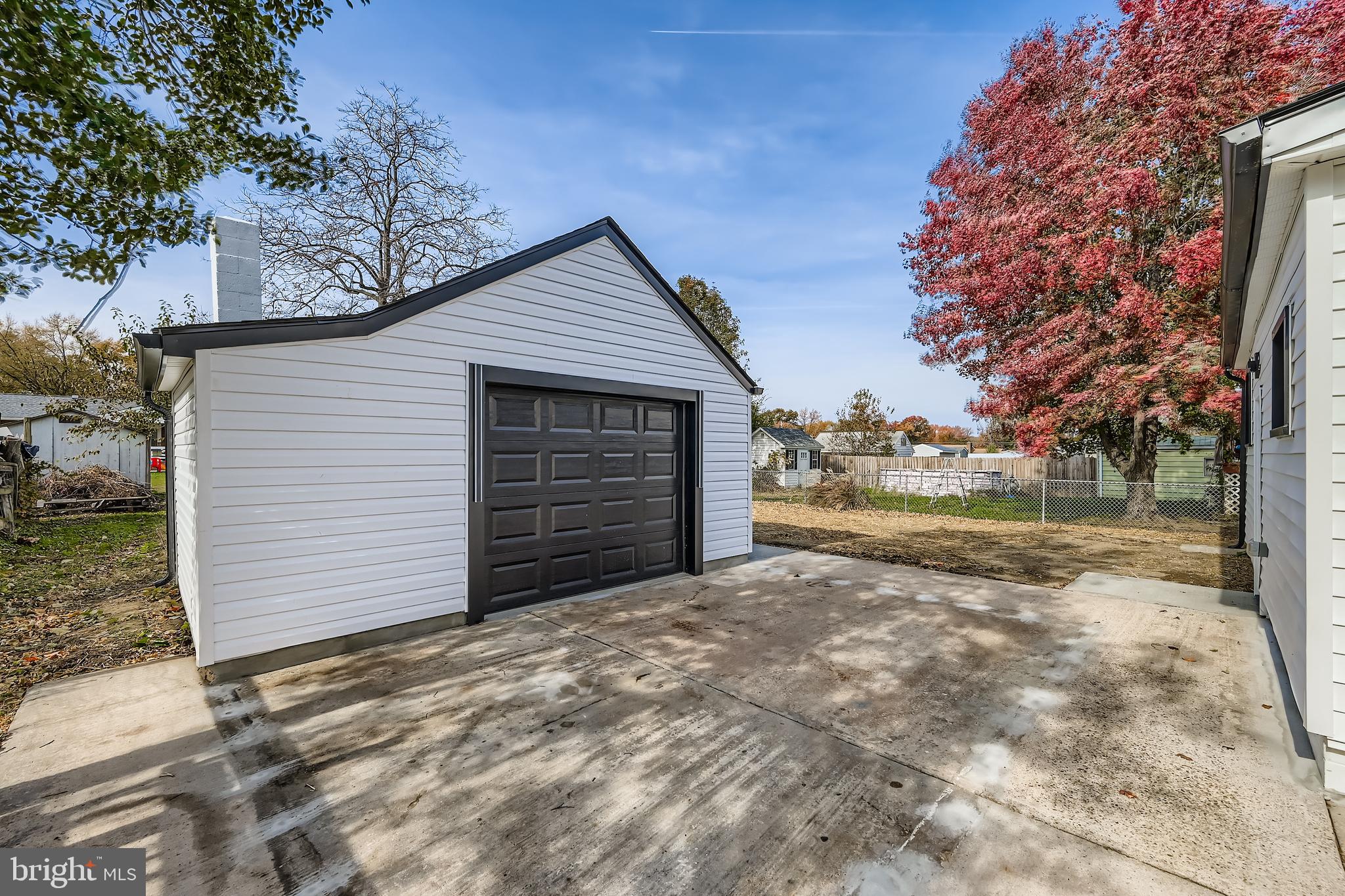 LODGE FOREST MANOR - Residential