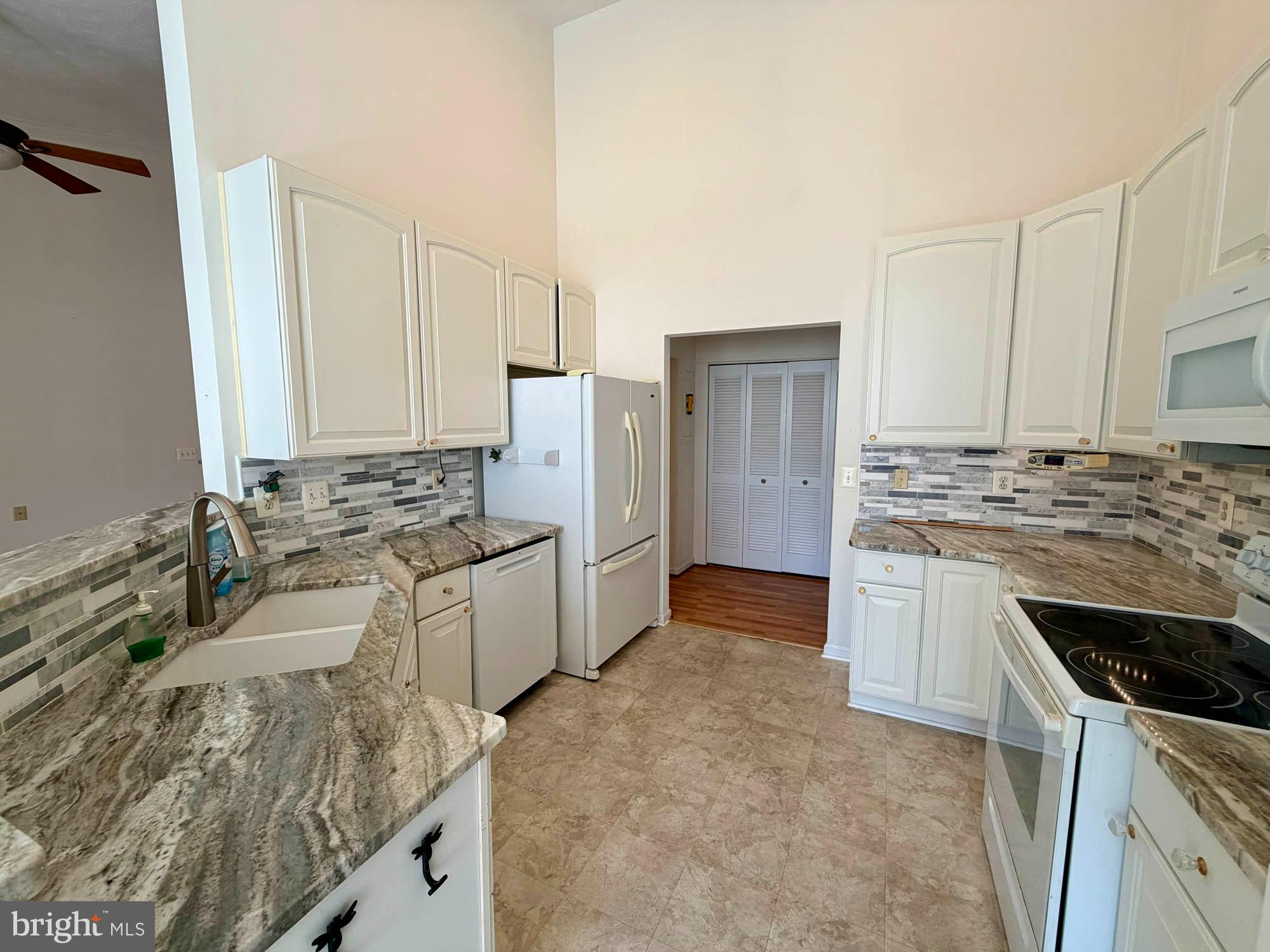 WINDSOR AT PERRY HALL FARMS - Residential