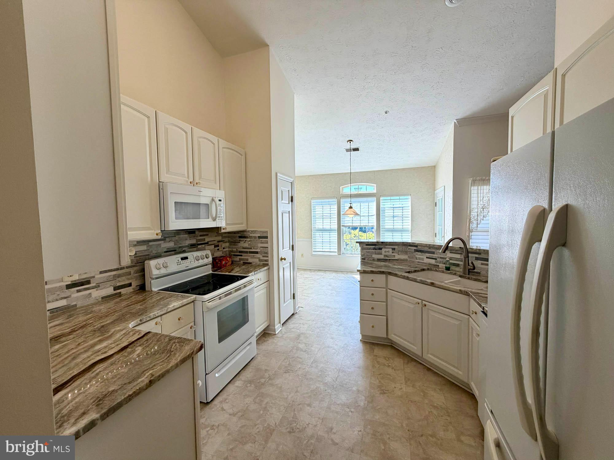 WINDSOR AT PERRY HALL FARMS - Residential