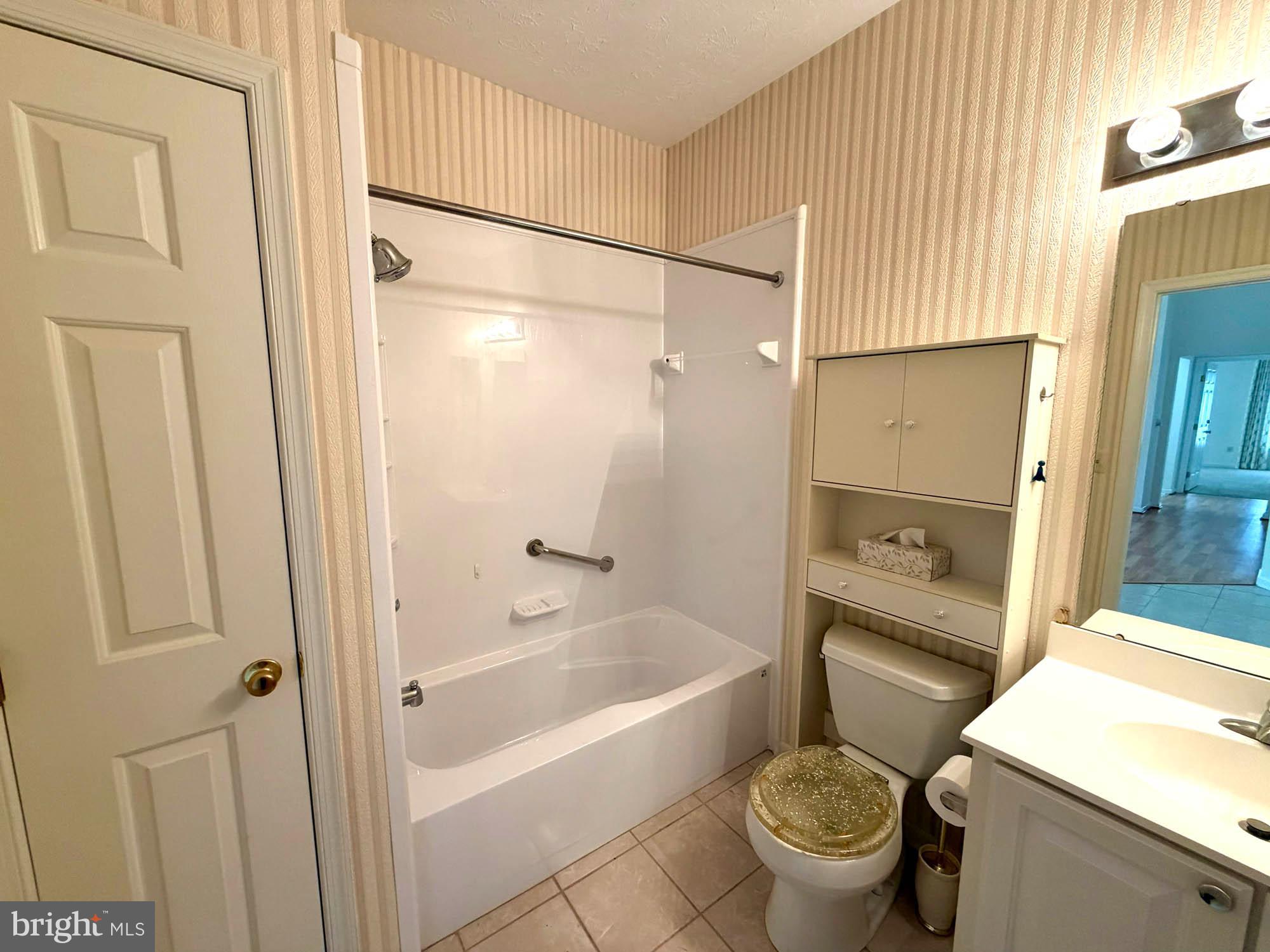 WINDSOR AT PERRY HALL FARMS - Residential