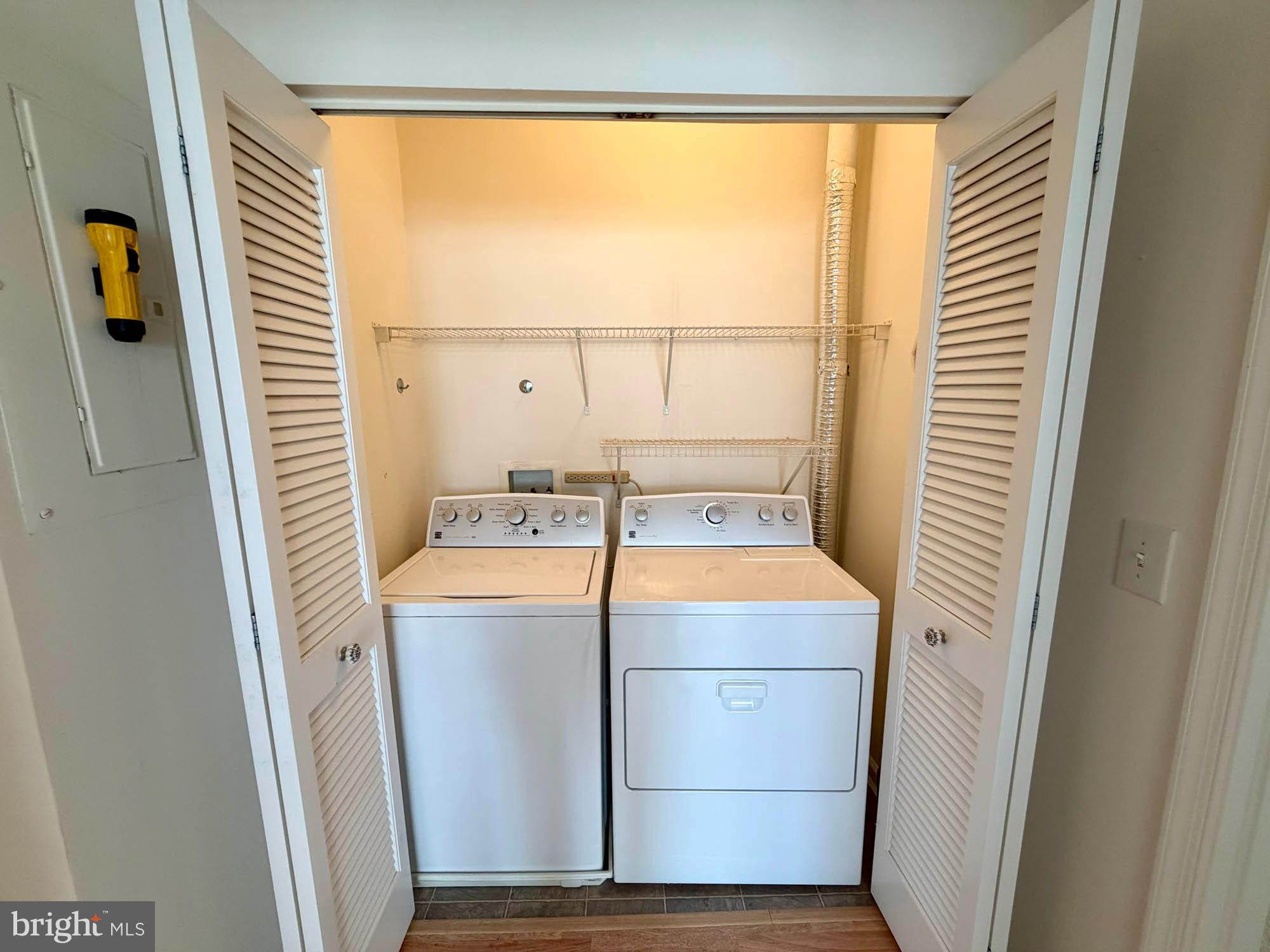 WINDSOR AT PERRY HALL FARMS - Residential