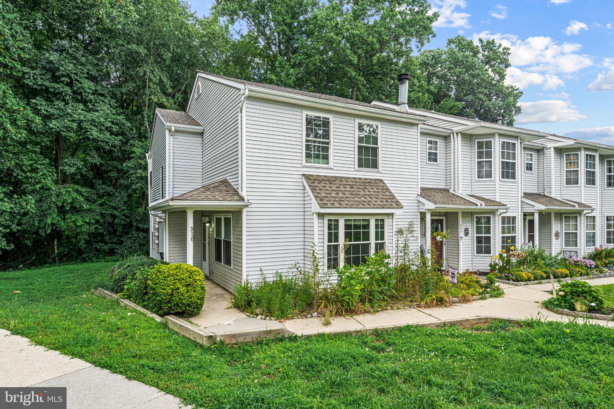 310 PELLINORE COURT