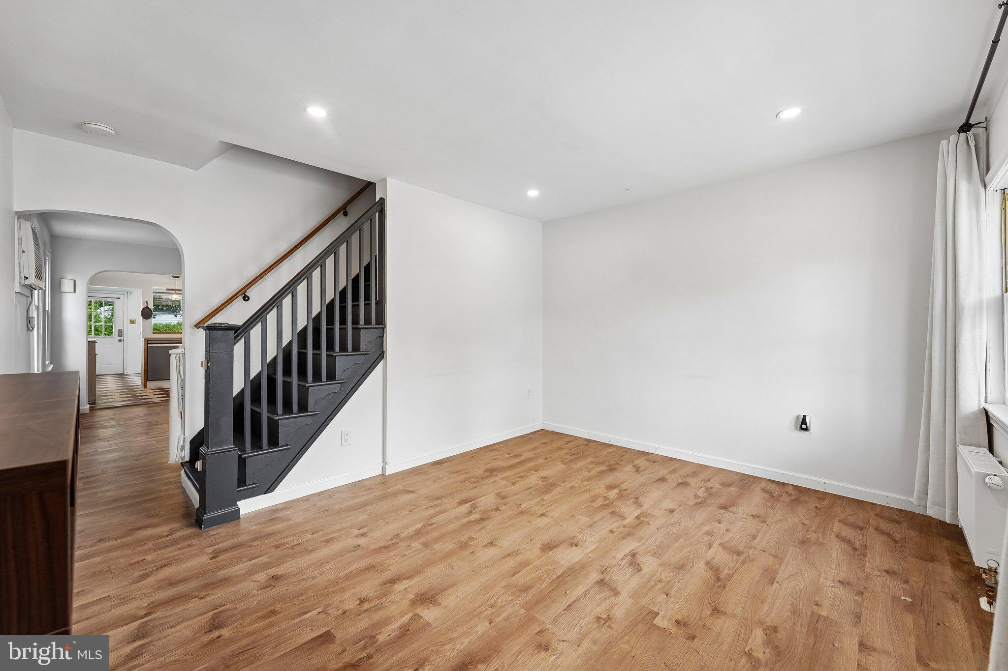 209 LAFAYETTE STREET