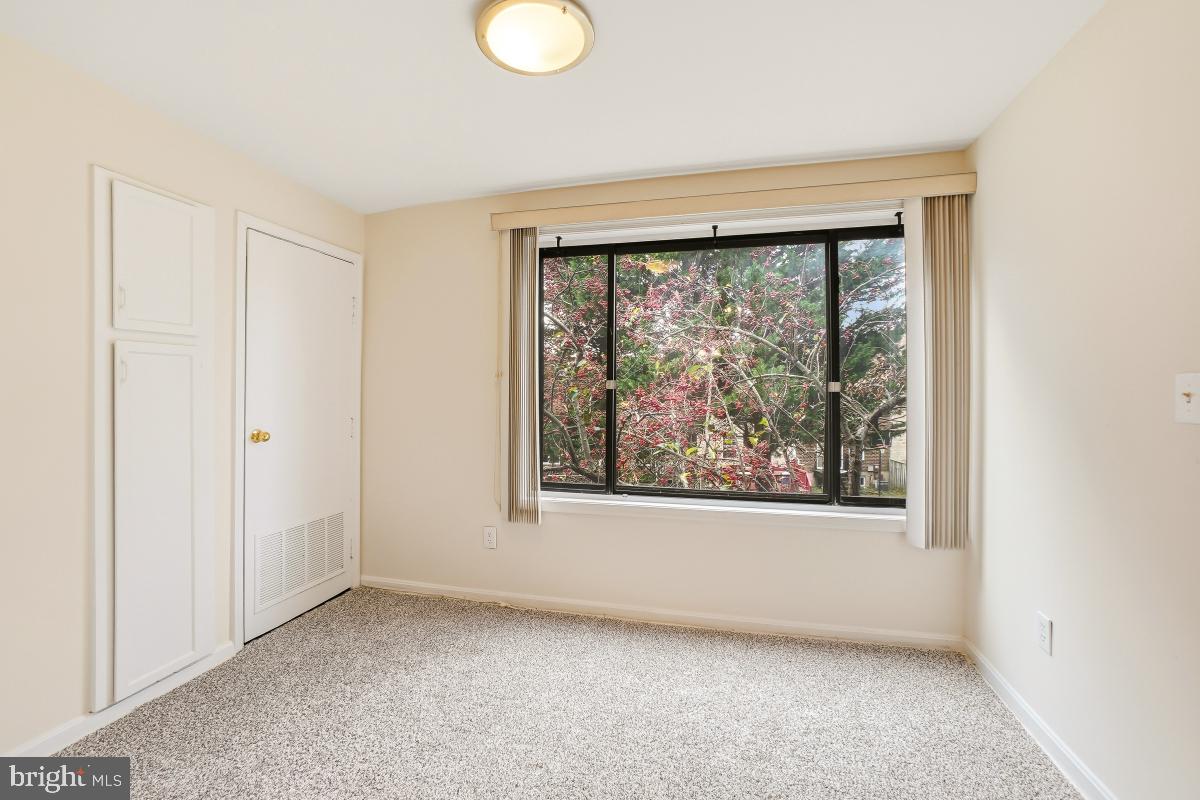 VILLAGE OF LONG REACH - Residential