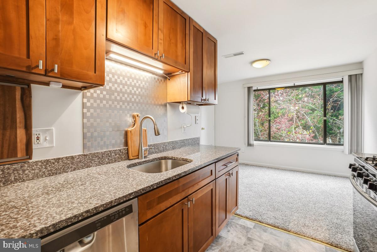 VILLAGE OF LONG REACH - Residential