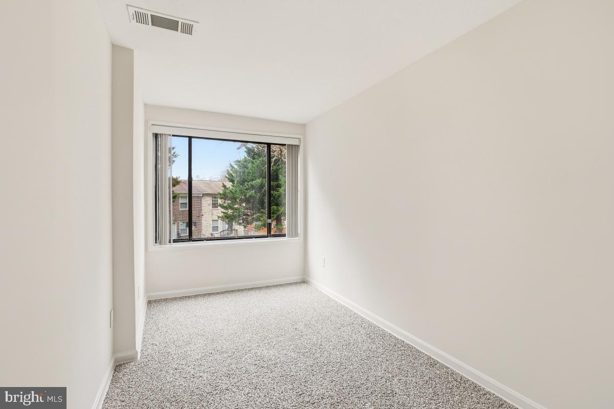 VILLAGE OF LONG REACH - Residential