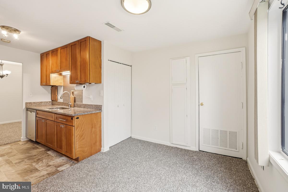 VILLAGE OF LONG REACH - Residential