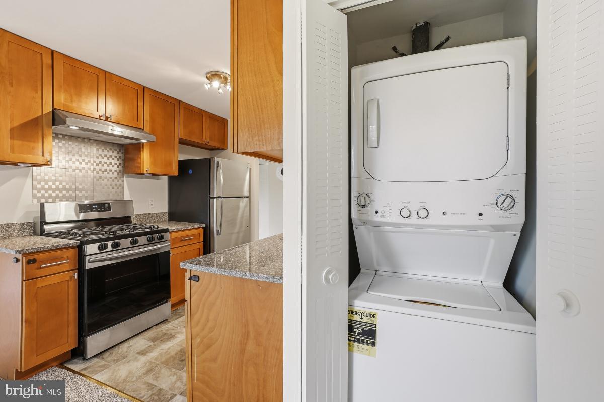 VILLAGE OF LONG REACH - Residential